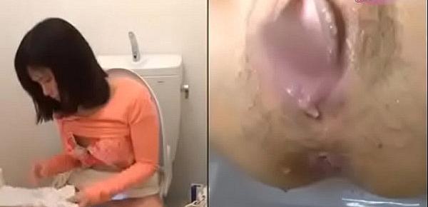 Indica masturbate in the toilet